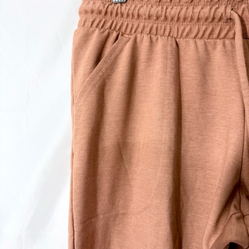 Free People Movement “Sunny Skinny”
Sweatpants With Drawstring Waist And Pockets - Picture 7 of 13
